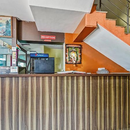 Oyo Hotel Samarth Lodge Solapur Bagian luar foto