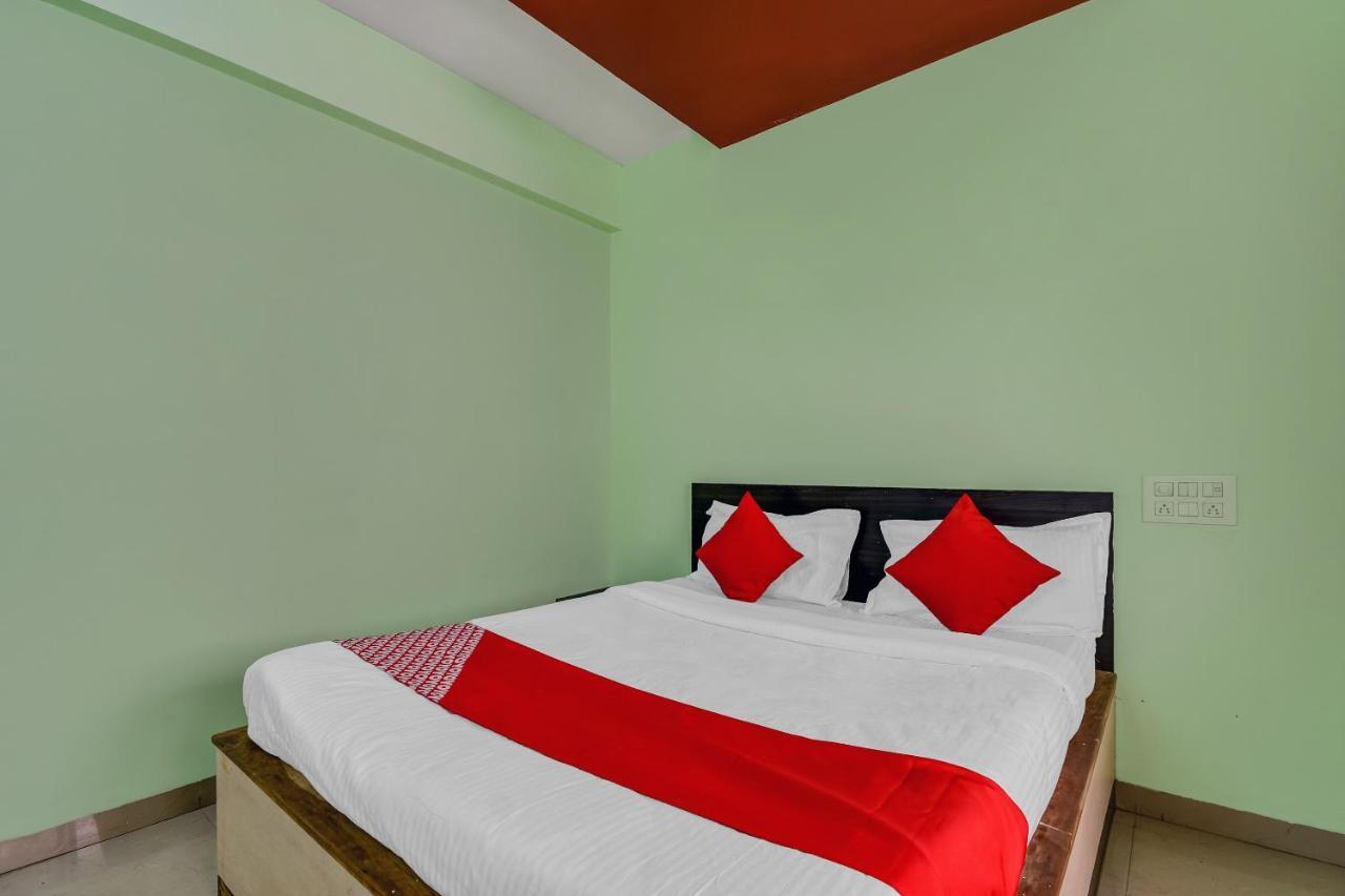 Oyo Hotel Samarth Lodge Solapur Bagian luar foto