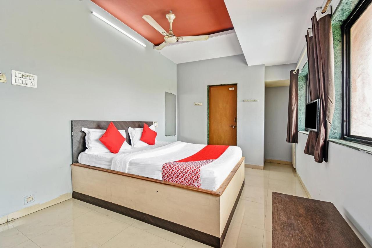 Oyo Hotel Samarth Lodge Solapur Bagian luar foto