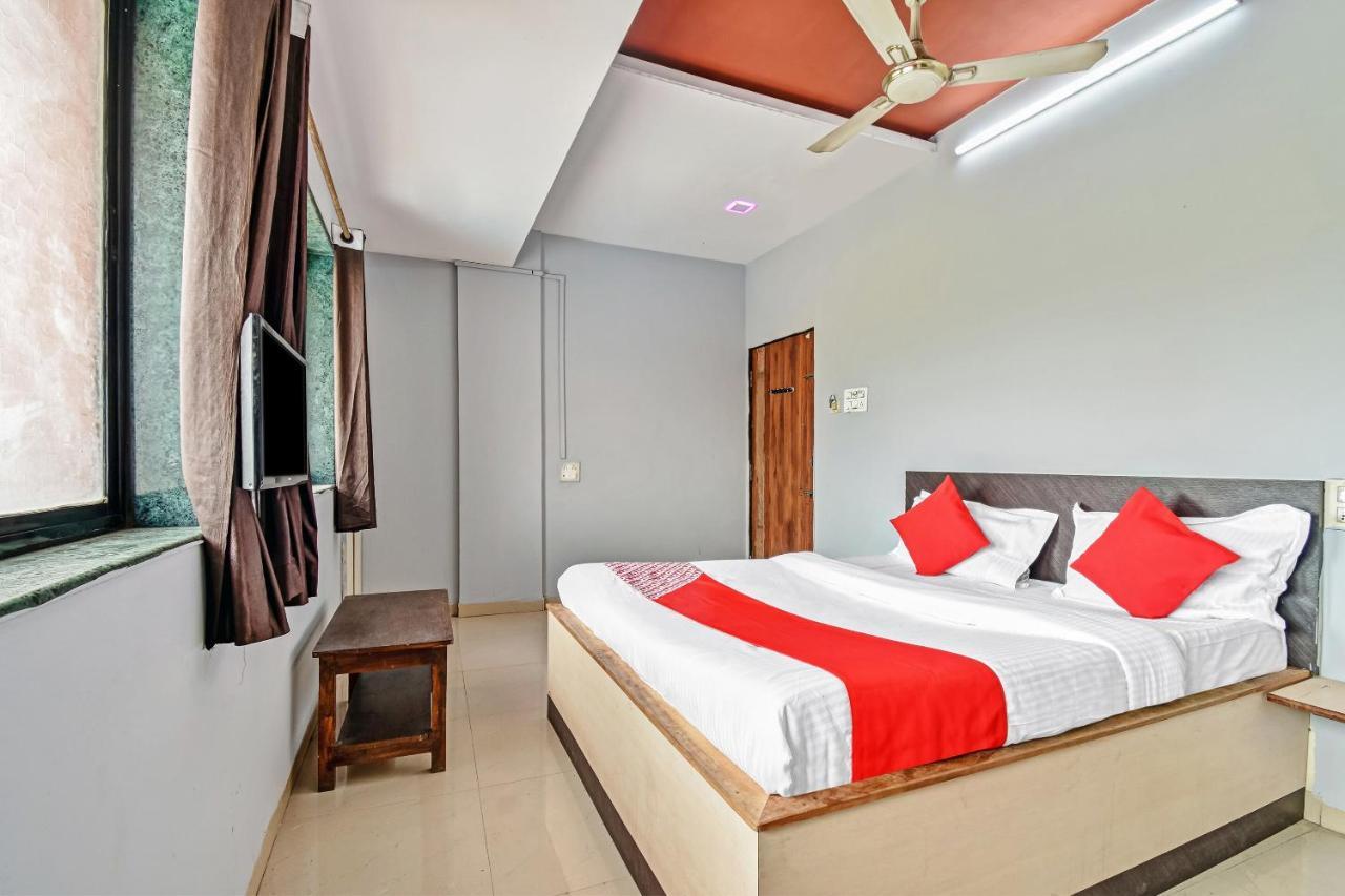 Oyo Hotel Samarth Lodge Solapur Bagian luar foto